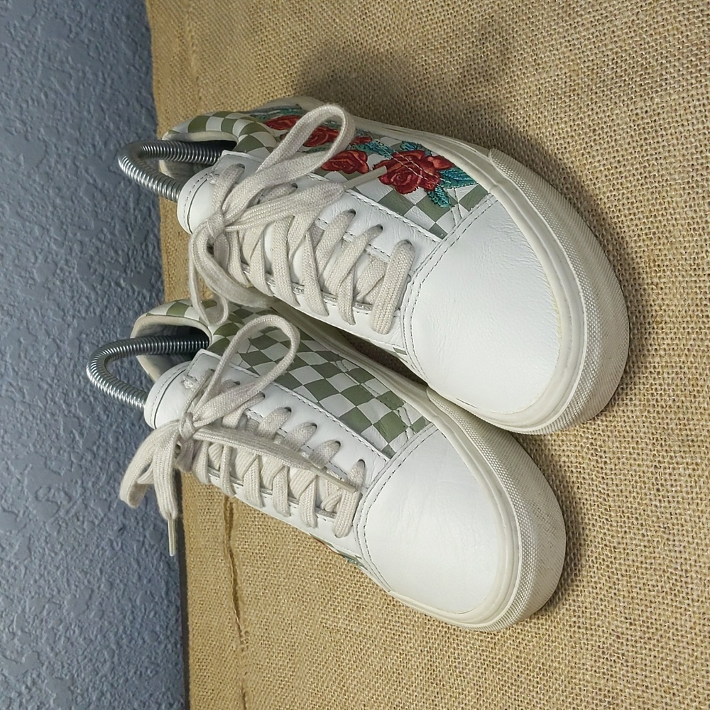 Vans Old Skool DX 'Rose Embroidery' Women's Sneakers Sz 6.5, White/Green/Red